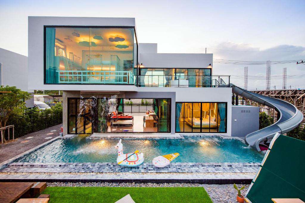 Swimming-pool-with-a-built-in-water-roller-coaster